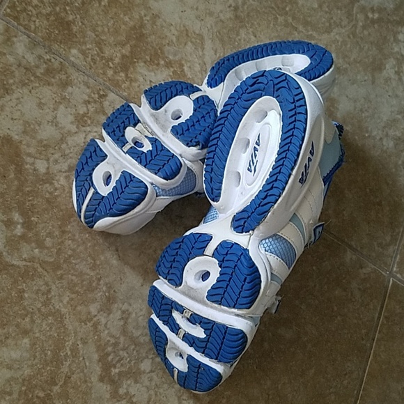 Avia pull on athletic shoes - Picture 3 of 3